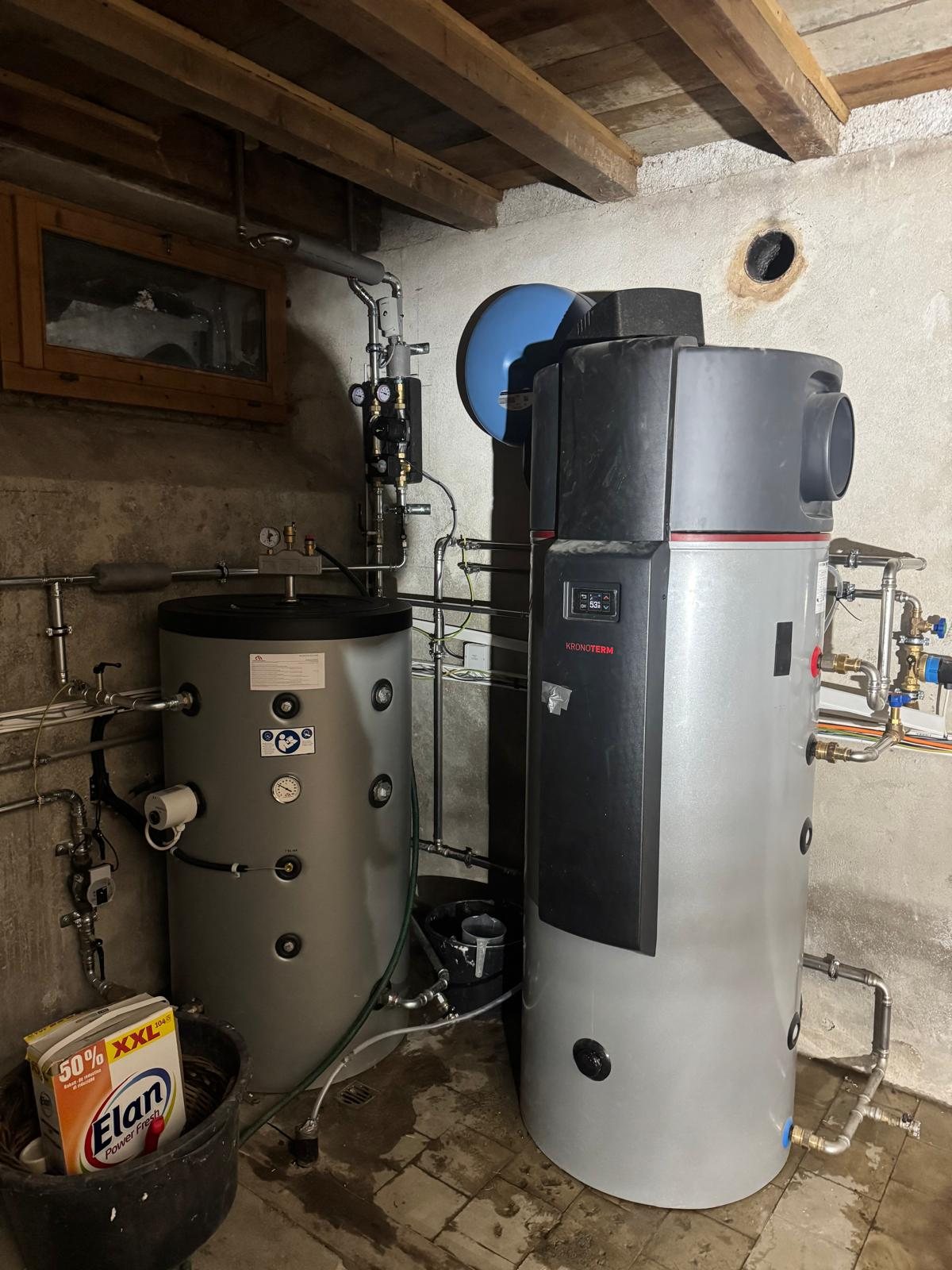 Warmwasserboiler und Pufferspeicher
